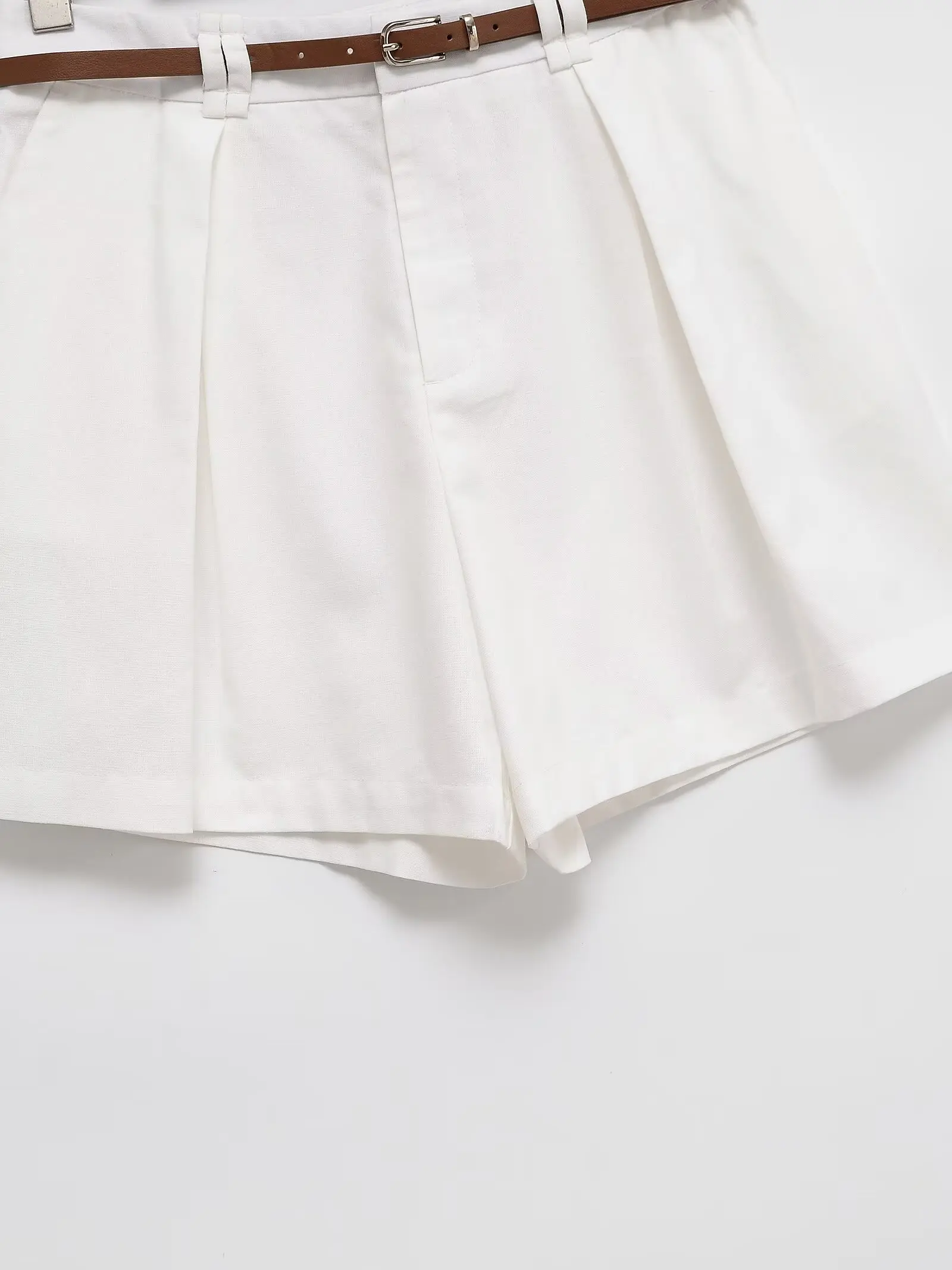 KONDALA-Conjunto blanco de viaje para mujer, chaqueta con doble botonadura, pantalones cortos con cinturón, moda de verano y otoño, conjunto de pantalones cortos informales para oficina para mujer 2025