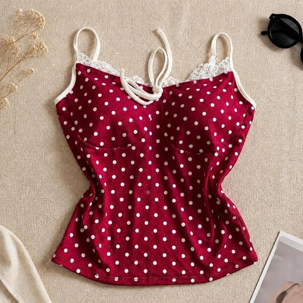 Stilvolles, schmal geschnittenes Polka-Dot-Cami-Top, dehnbares, ärmelloses Camisole mit Spitzenbesatz, atmungsaktives, gepolstertes Top mit Spaghettiträgern zum Überziehen. – Detail 10
