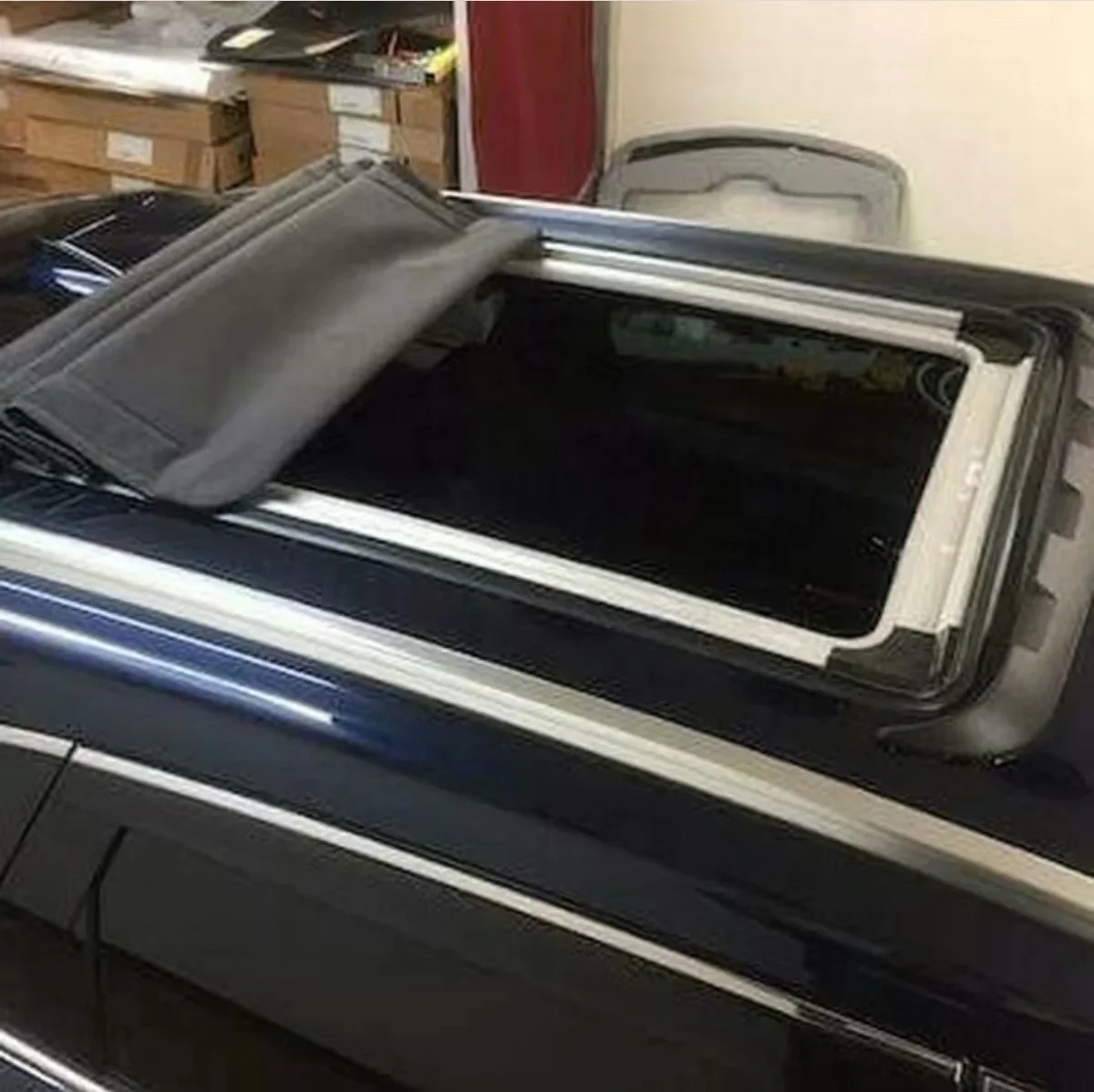 

Good Performance Aftermarket Folding Sunroof Top Cover Universal Sunroof