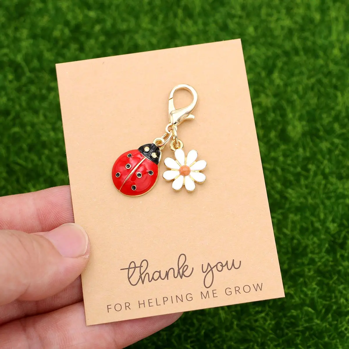 5 قطع الكرتون لطيف كبير الخنفساء ديزي مفتاح سلسلة لطيف سبيكة السفر البسيطة سحر مفتاح حلقة عيد ميلاد هدية مثالية