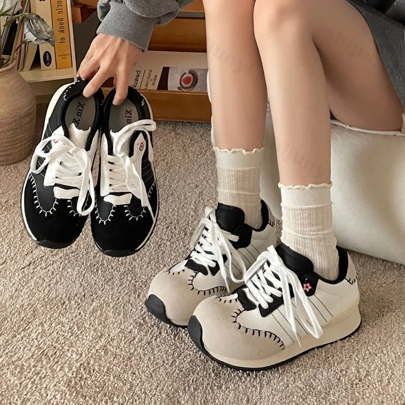 

Retro Casual Shoes Women 2025 Spring New Edition Embroidered Design Versatile Sports Leisure Comfortable Lightweight sneakers