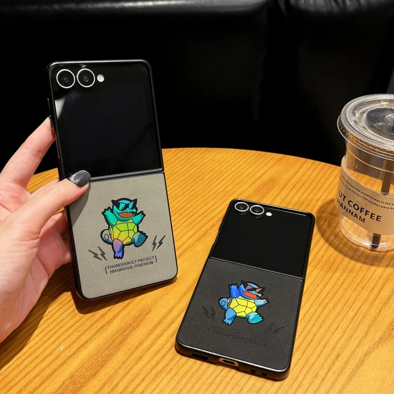 

Funny Snoopy Laser Luxury Anti-fur Folding Case For Samsung ZFlip 4 5 6 7 ZFlip7 Cute cartoon Snoopy Suede Soft leather Cover