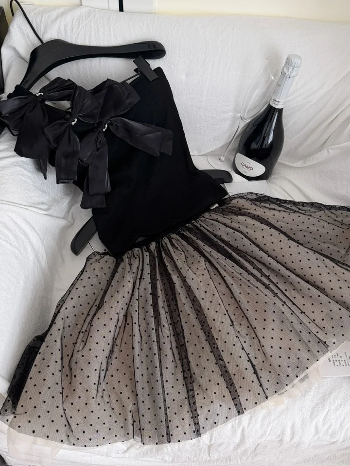 توب صيفي بدون أكمام بتصميم عقدة فراشة وحمالة رقبة مكشوفة الكتفين، ملابس خارجية صيفية 2025، تصميم جديد أنيق للفتيات