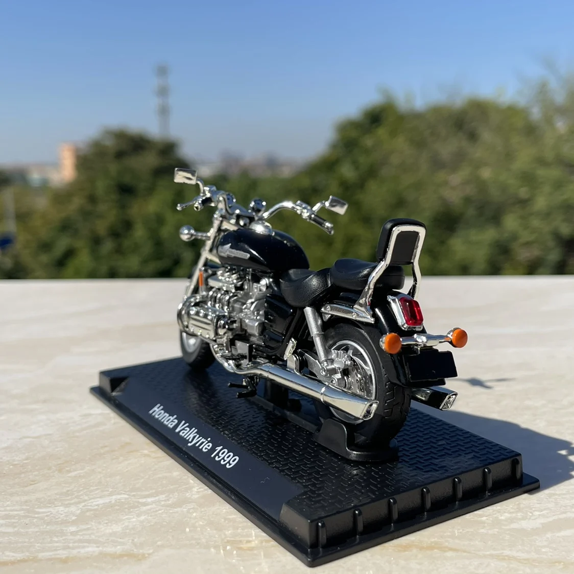 1:24 Scale Diecast Alloy Valkyrie 1999 Toys Motorcycle Model JMTN045 Classics Adult Collectible Souvenir Gifts Display