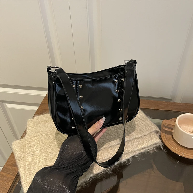 

Осенние универсальные женские сумки в стиле ретро, распродажа, новинка 2025, модные женские сумки из искусственной кожи, однотонные квадратные сумки на плечо с блестками