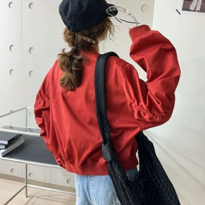 

2025 Trendy Retro Baseball Jacket Short Windbreaker with Embroidery Detail Breathable Fabric for Petite Women's Casual Wear​