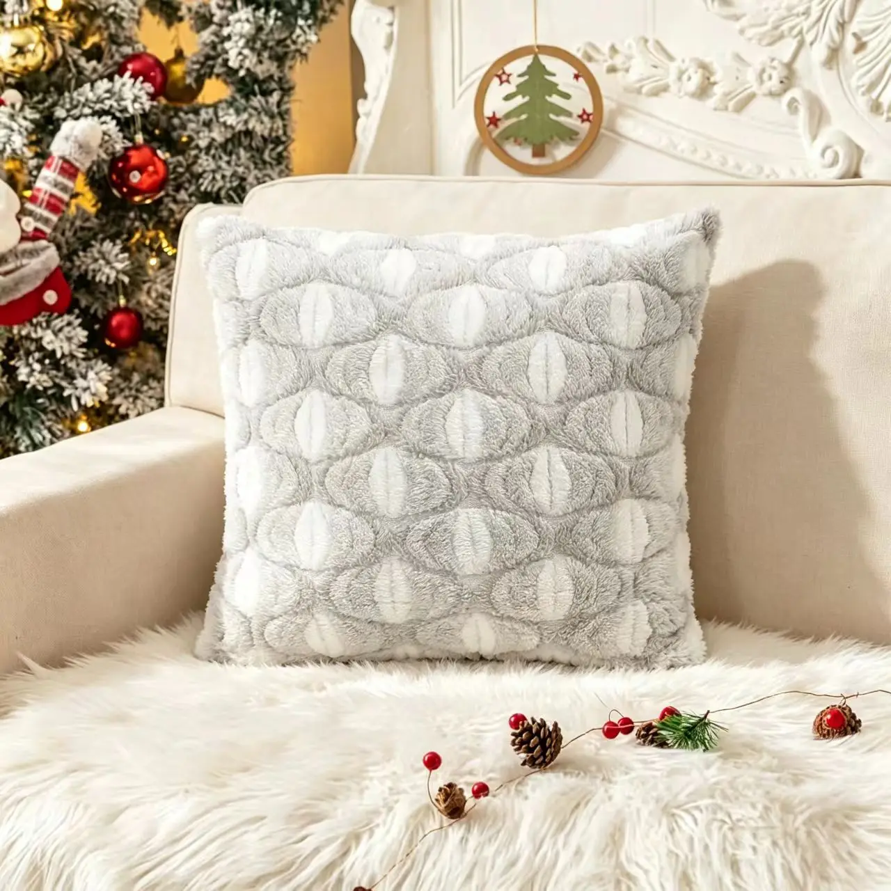 1 Pack Christmas Plush Throw Pillow Cover 3D Leaf Embossed Square Cushion Case Soft Fuzzy Decorative Pillow Shell for Sofa Holid