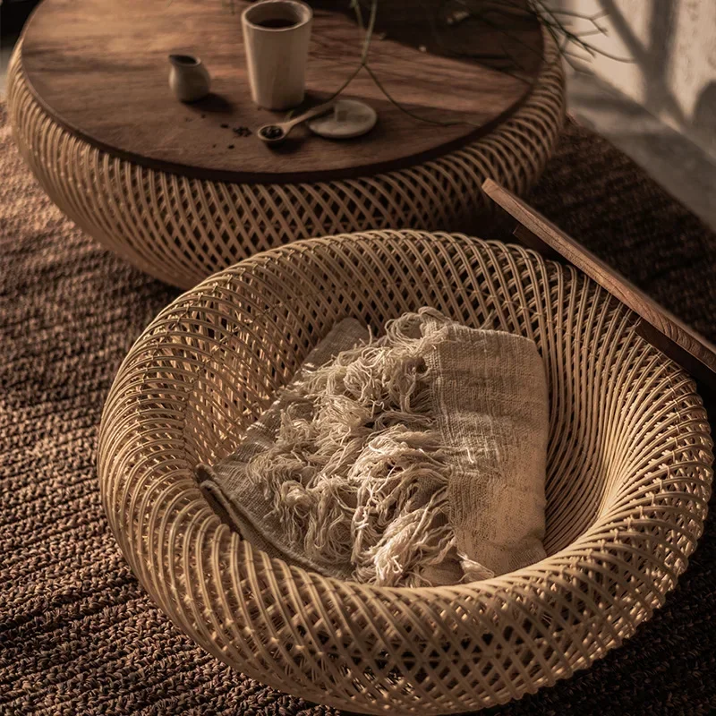 北欧の手作り籐製コーヒーテーブル、リビングルーム家庭用籐製織りアッシュ材無垢材デスクトップ、丸い小さなアパート用