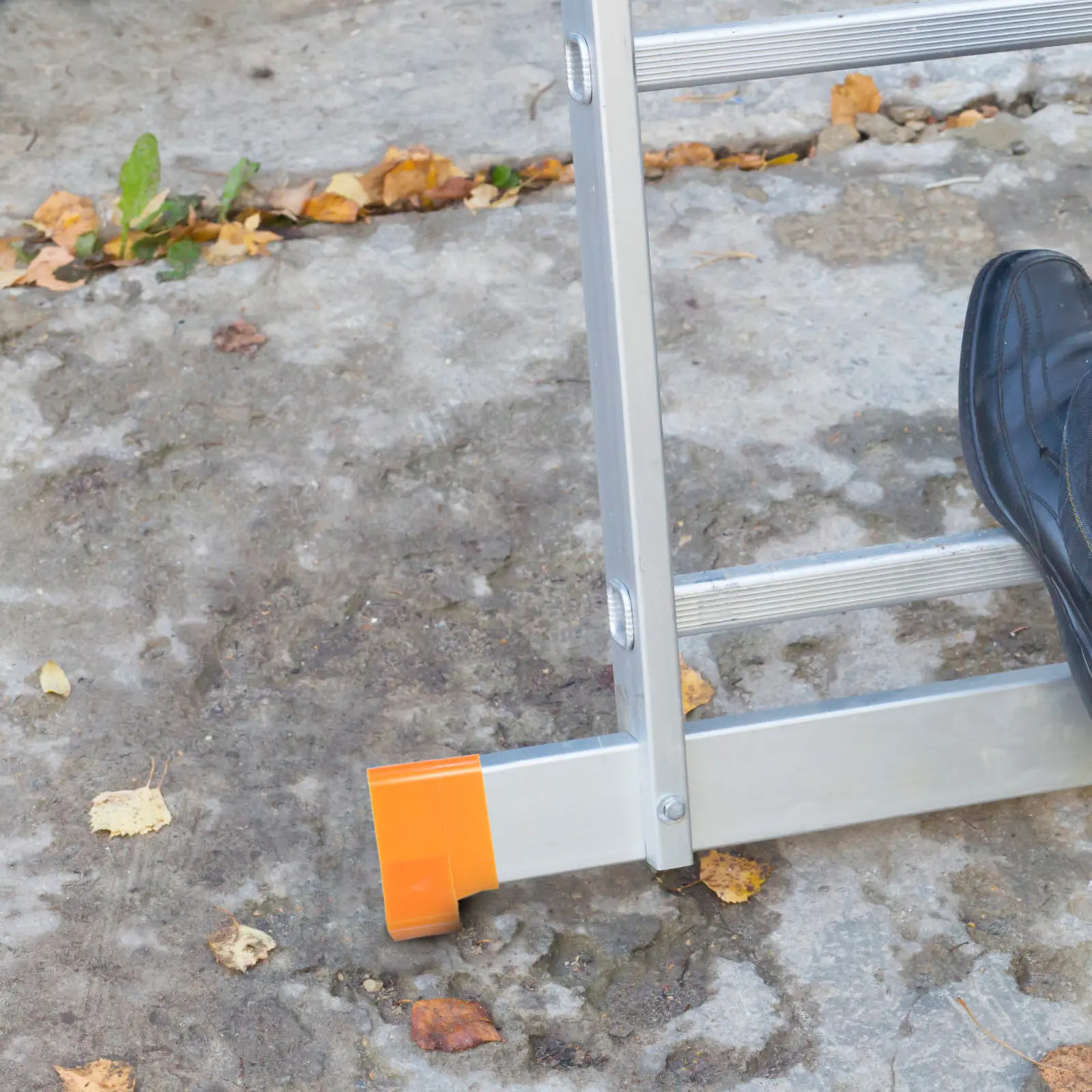 2Pcs Non-Slip Rubber Ladder Foot Covers for Telescoping Extension Stepladder Legs Stable Grip Floor Protector Replacement Pads