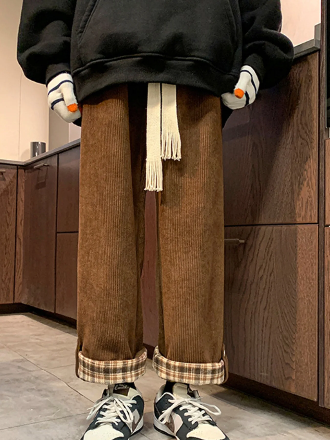 Nuovi pantaloni invernali a gamba larga scozzesi retrò da donna, foderati in pile, ispessiti, a vita alta, caldi, drappeggiati, casual, larghi, versatili, pantaloni a gamba dritta alla moda