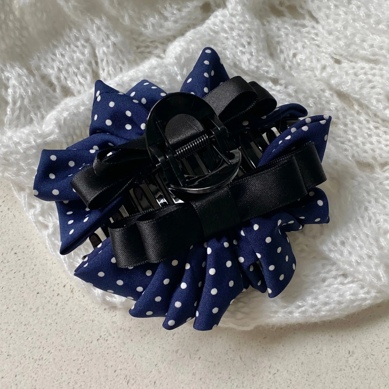 1 шт., темно-синяя заколка в горошек с рюшами по подолу и бантом в стиле принцессы — элегантная, премиум-класса и объемная заколка для волос для повышения короны V