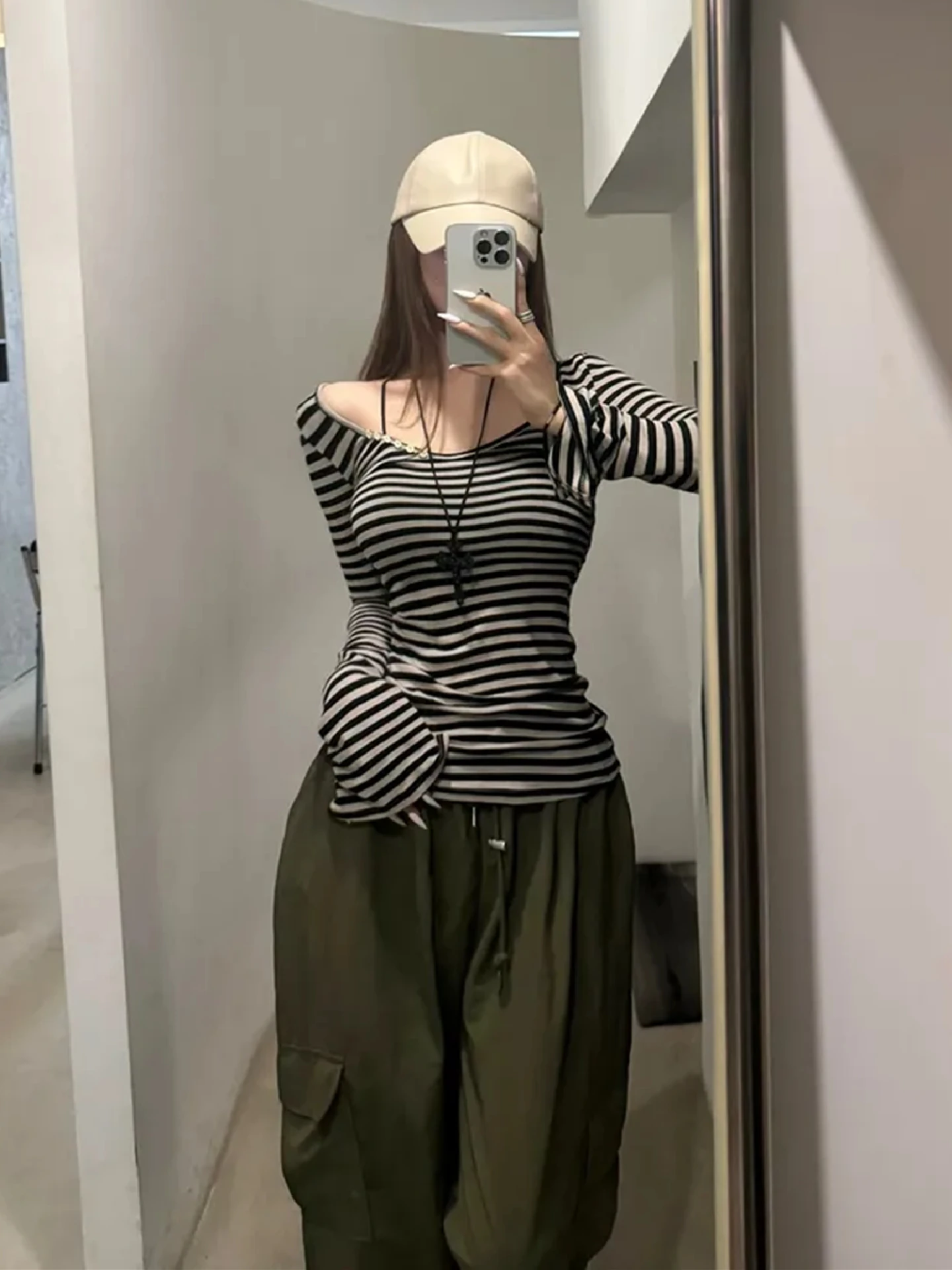 Dulzura الخريف موضة أنيقة U الرقبة طويلة الأكمام سليم صالح تي شيرت مخطط المرأة عادية تنوعا نادي الحفلات الشارع Y2K الزي