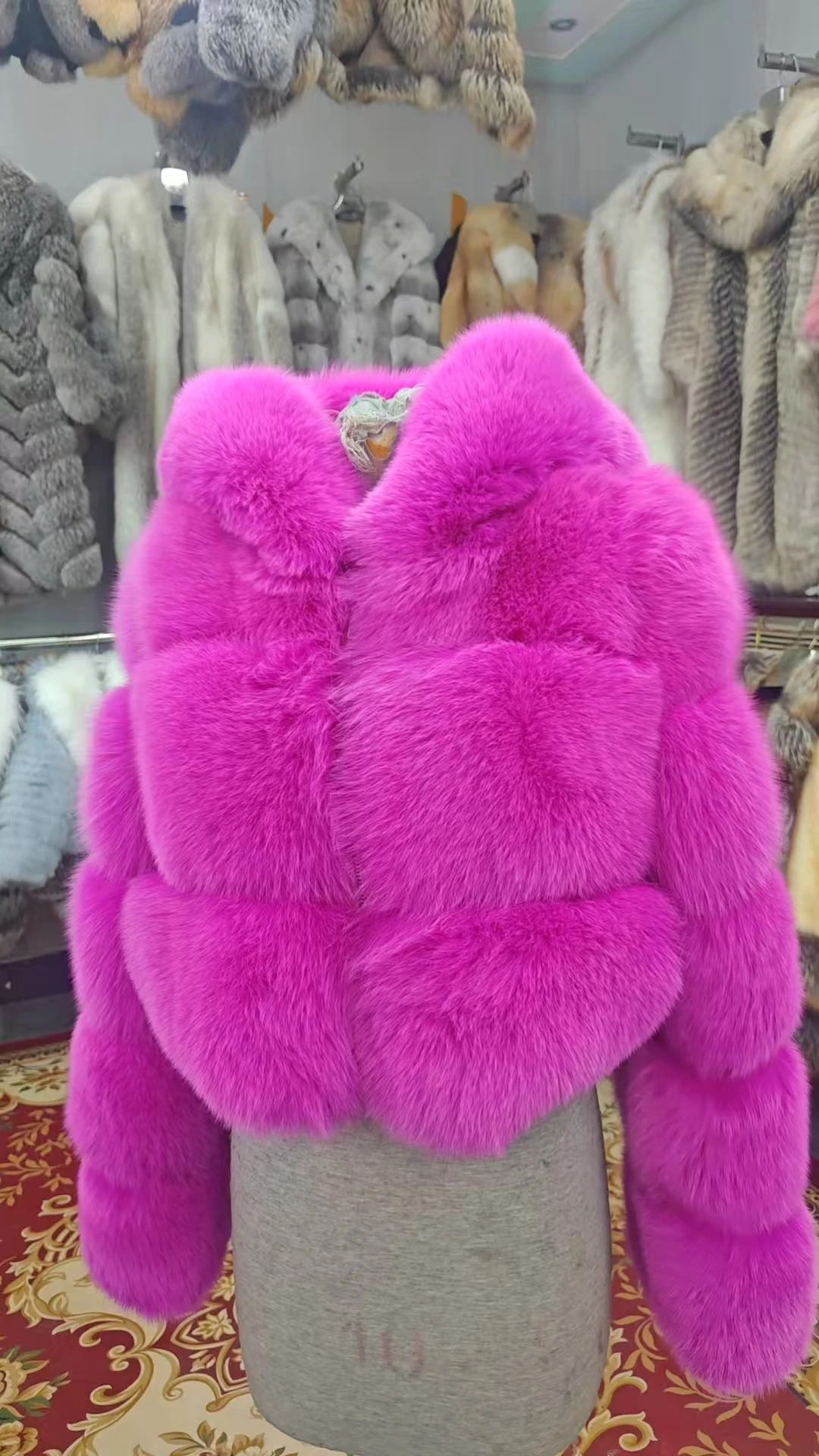 

Hot-selling fashion real fox fur short Coat high-quality hooded young colorful fox fur raccoon fur autumn winter women jacket