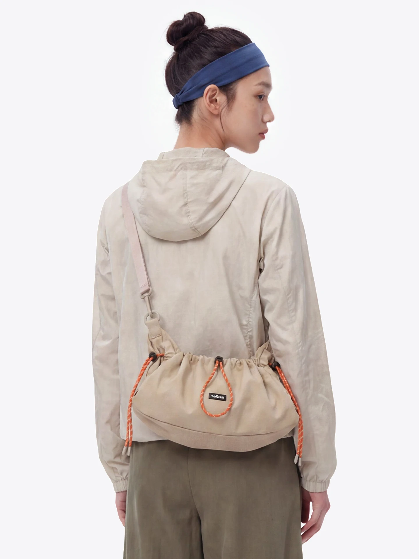 VAOPER Casual Drawstring Crossbody Bag Lightweight Outdoor Unisex Nylon Shoulder Bag Leisure Sporty Small Accessory