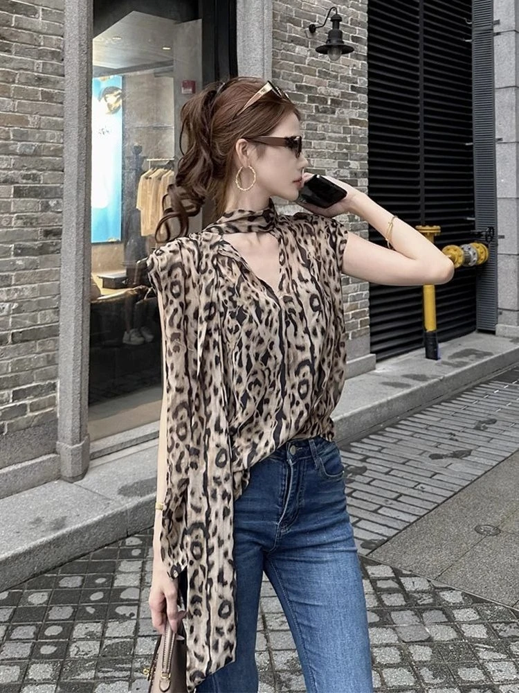 

Women's French Retro Style Leopard Print Sleeveless Chiffon Shirt with Bow Tie Loose Fit Slimming Summer New Fashion Top
