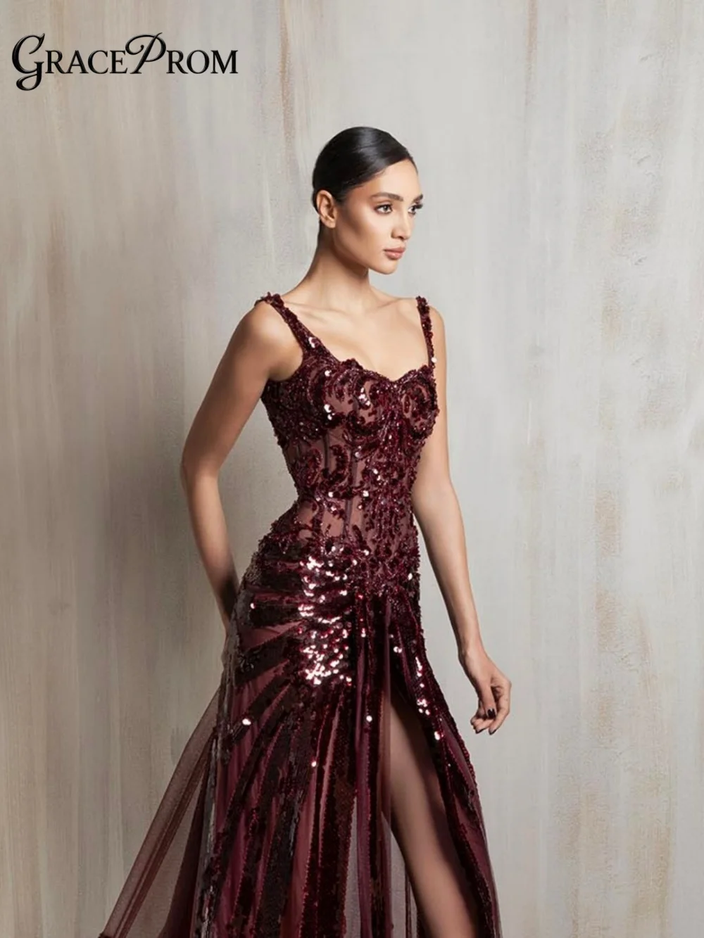 

Glamorous Burgundy Spaghetti Strap Sheer Evening Dress Exquisite Beading Sequins Party Dress Split Mermaid Formal Gown For Prom