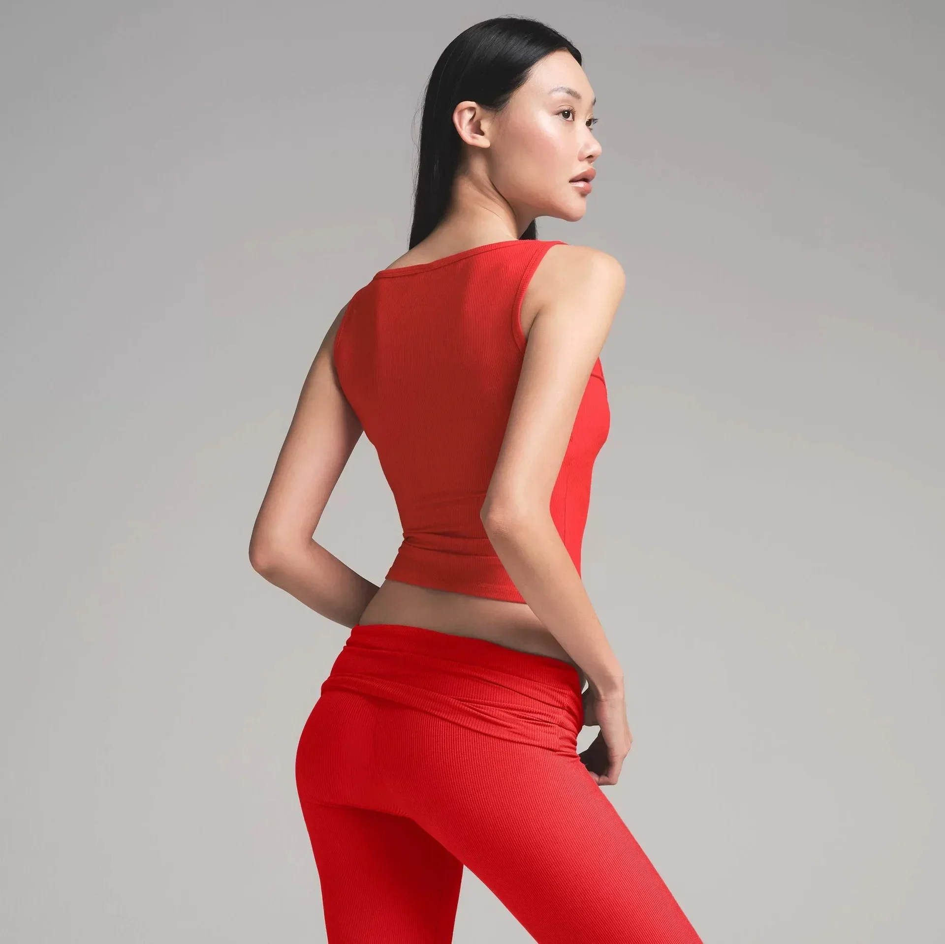 ski black lace vest fake two-piece design with built-in triangle cup underwear low-neck top