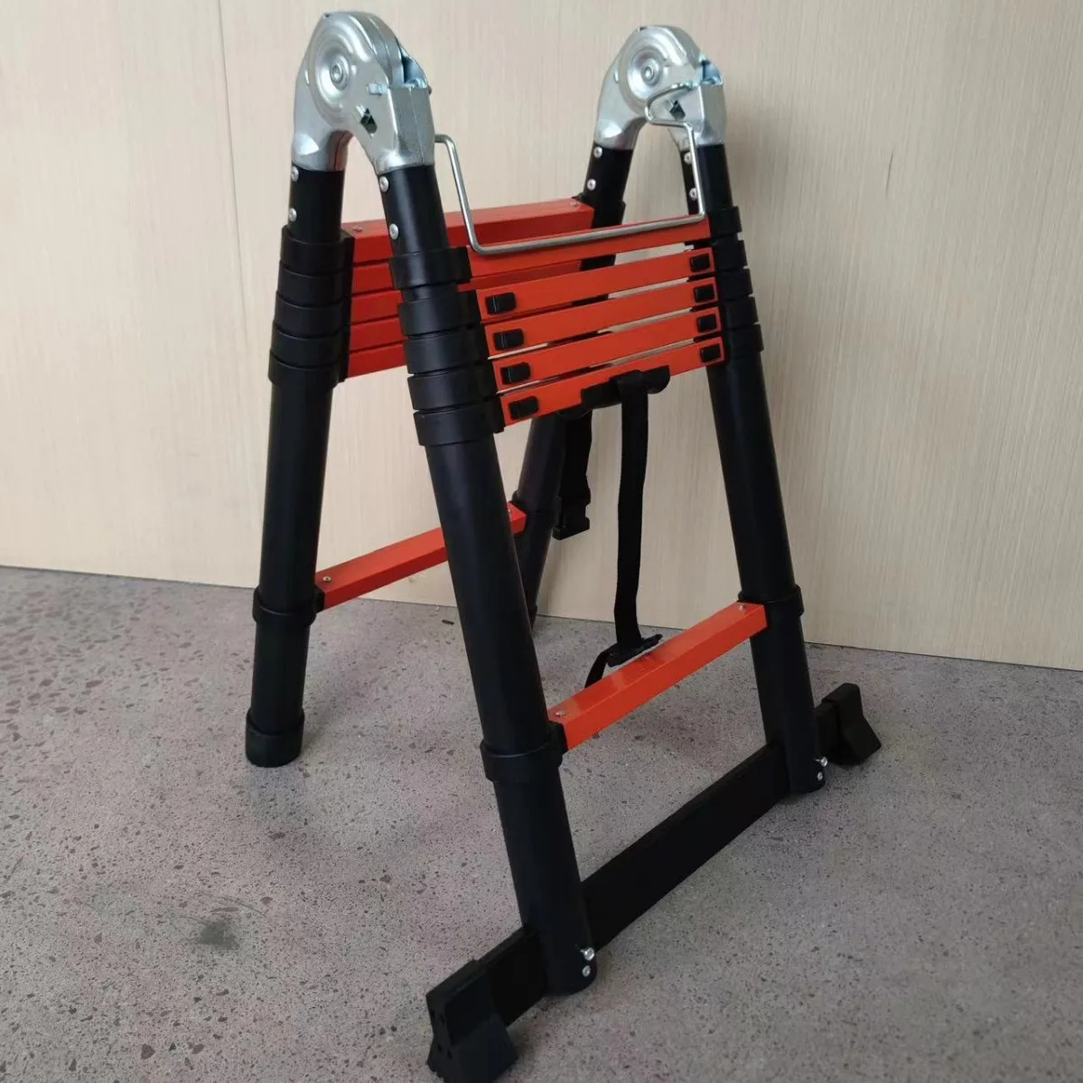 Factory Outlet Indoor Outdoor Portable Engineering Carbon Steel Ladder Folding Telescopic 150kg Load Capacity 2.5m Extended