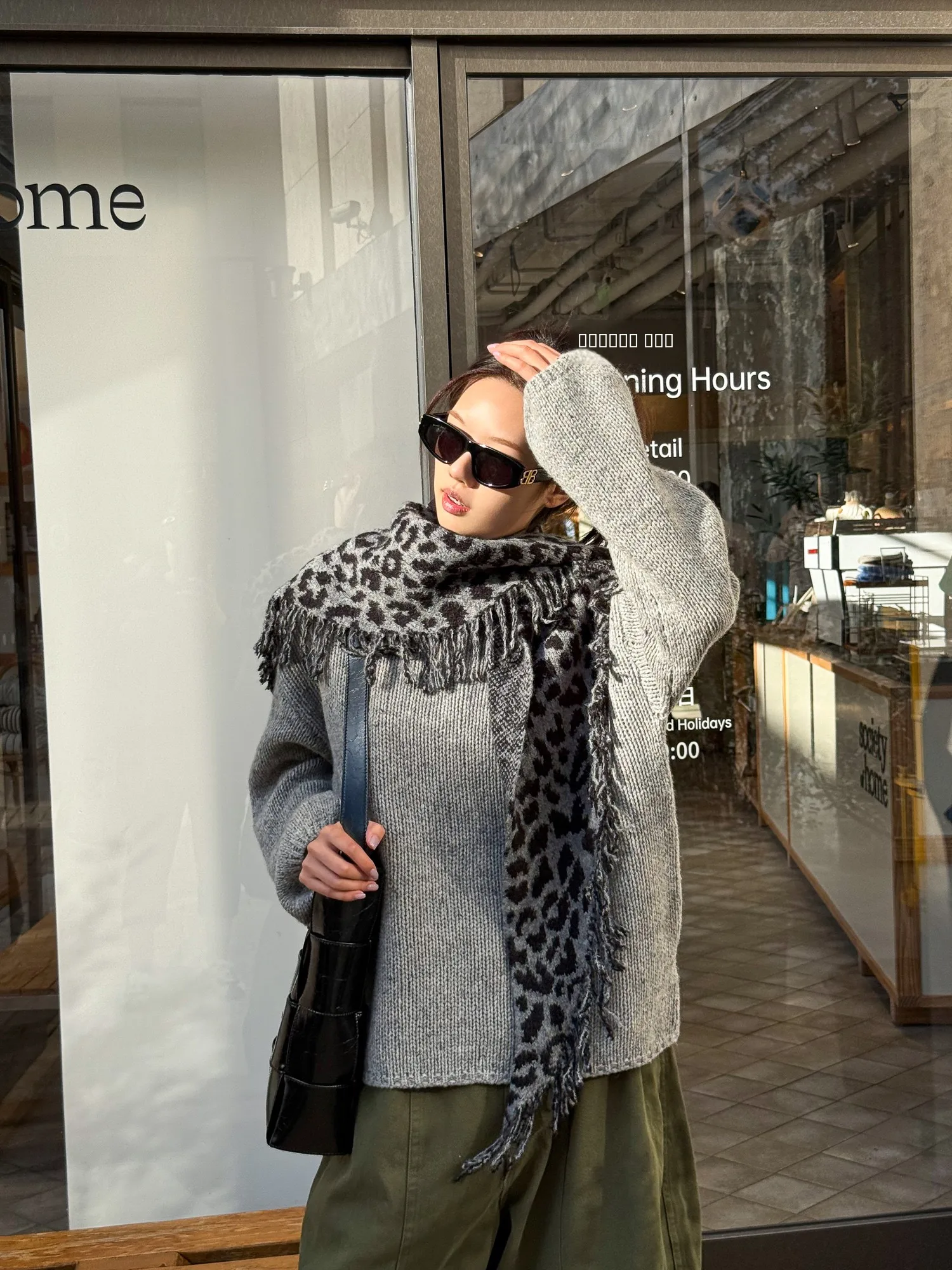 トレンディなレオパード柄のeスカーフ、若者向けの多用途で暖かい女性用ファッション冬用長方形スカーフ