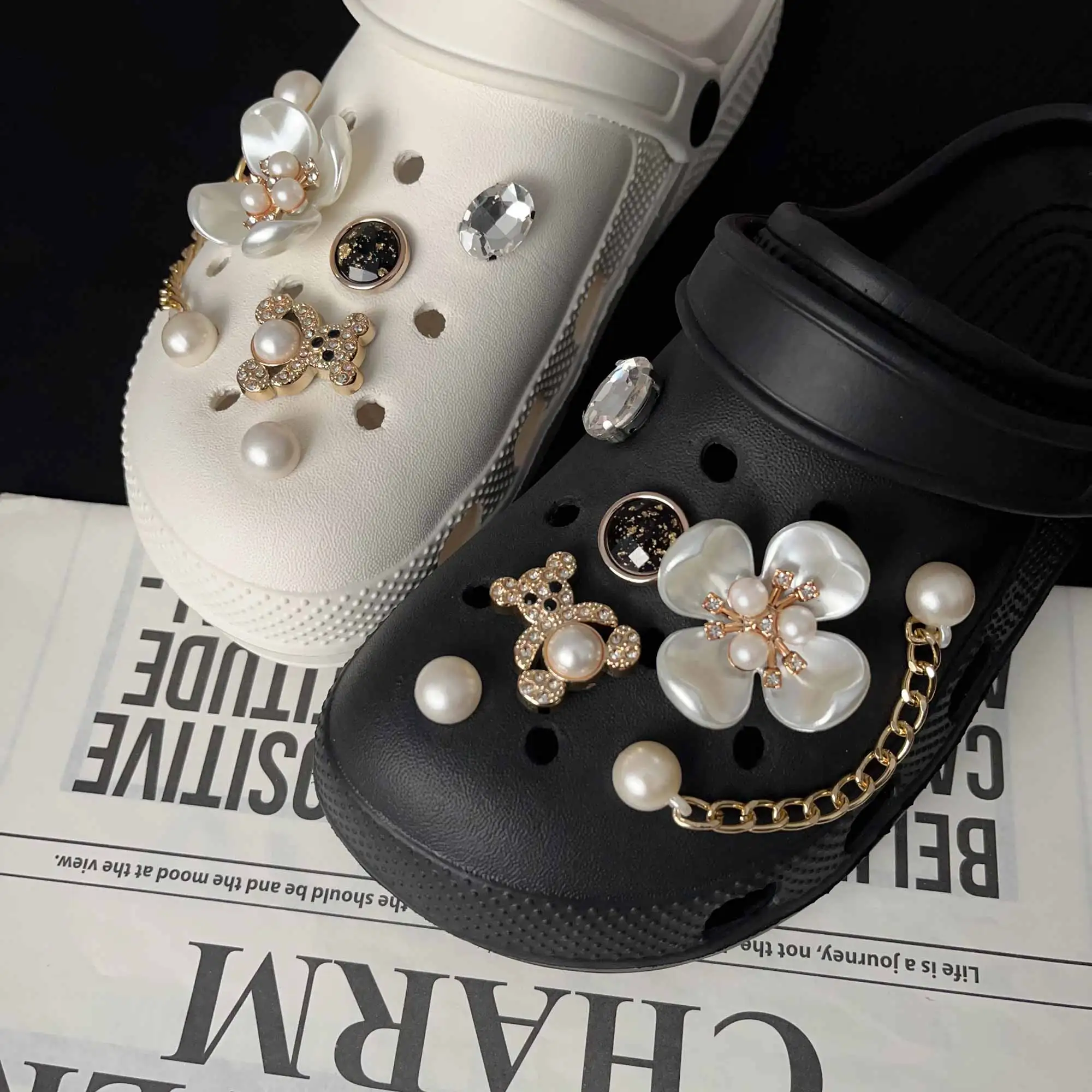 

Elegance Delicate Flower Bear Pearl Rhinestone Set Shoe Charms for Crocs Garden Sandals Clogs Pins Slipper Accessories Girl Gift