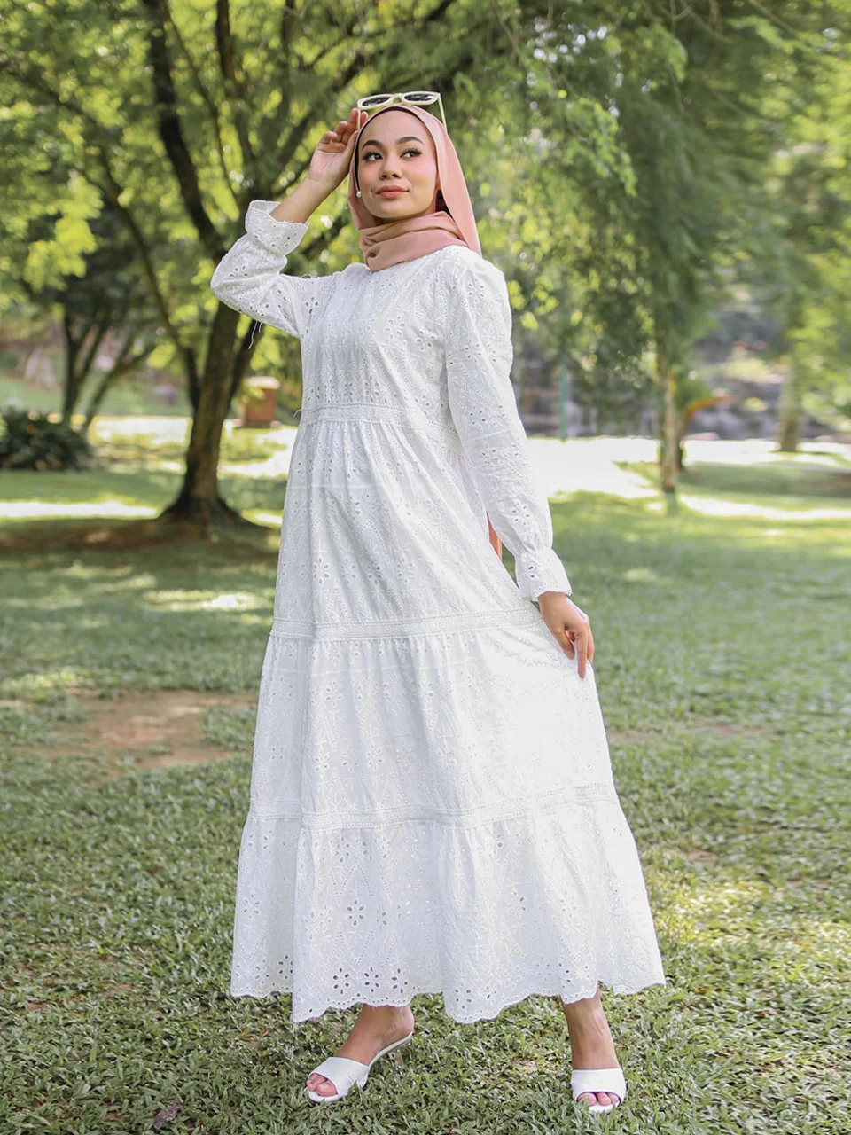 White Muslim Dress Women Autumn Casual Long Sleeve Long Dresses Female Fashion Hollow Out Dubai Turkey Islamic Kaftan Dresses