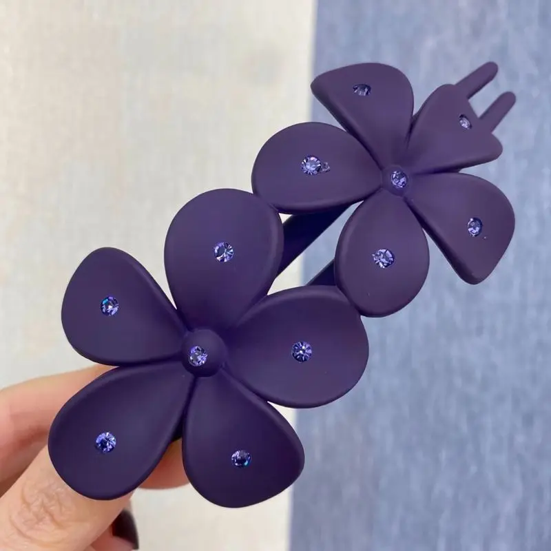 2023 Spring/Summer New Fashionable Flower Clip Headpiece for Women\'s Hair Clip, Versatile for Outgoing, Back Spoon Pan Hair