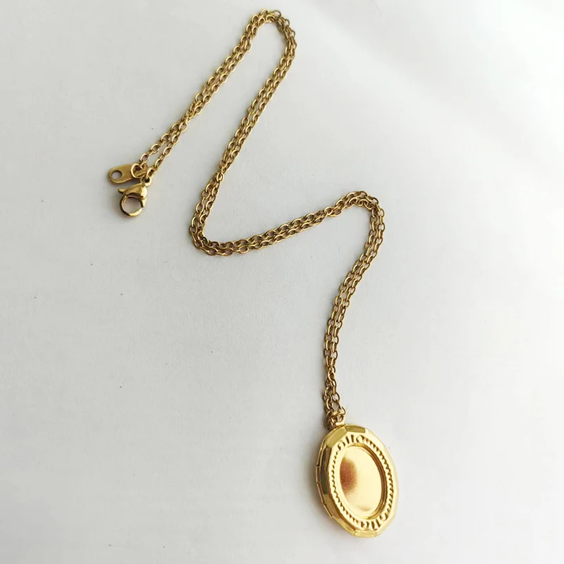 1pc Medium Concave Oval Photo Frame Pendant Designed Charms Floating Locket Picture Necklace Women Girls Family Memorial Jewelry