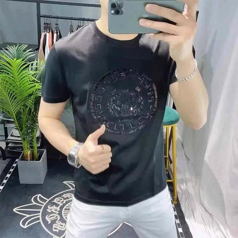 المحطة الأوروبية القطن تي شيرتات قصيرة الاكمام الرجال ins الاتجاه العلامة التجارية 2024 الصيف طاقم الرقبة الساخن الماس تنوعا نصف كم