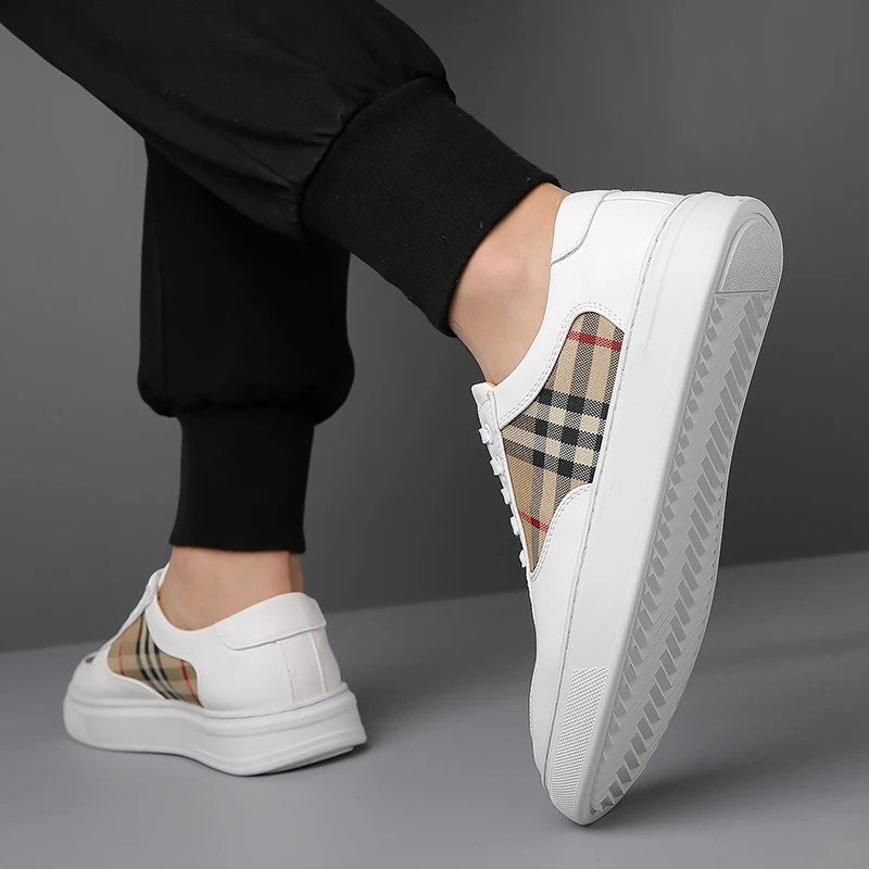 أحذية بيضاء للرجال، أحذية تزلج كاجوال للزوجين، أحذية رياضية مريحة، أحذية تنس نسائية خفيفة للمشي لعام 2025