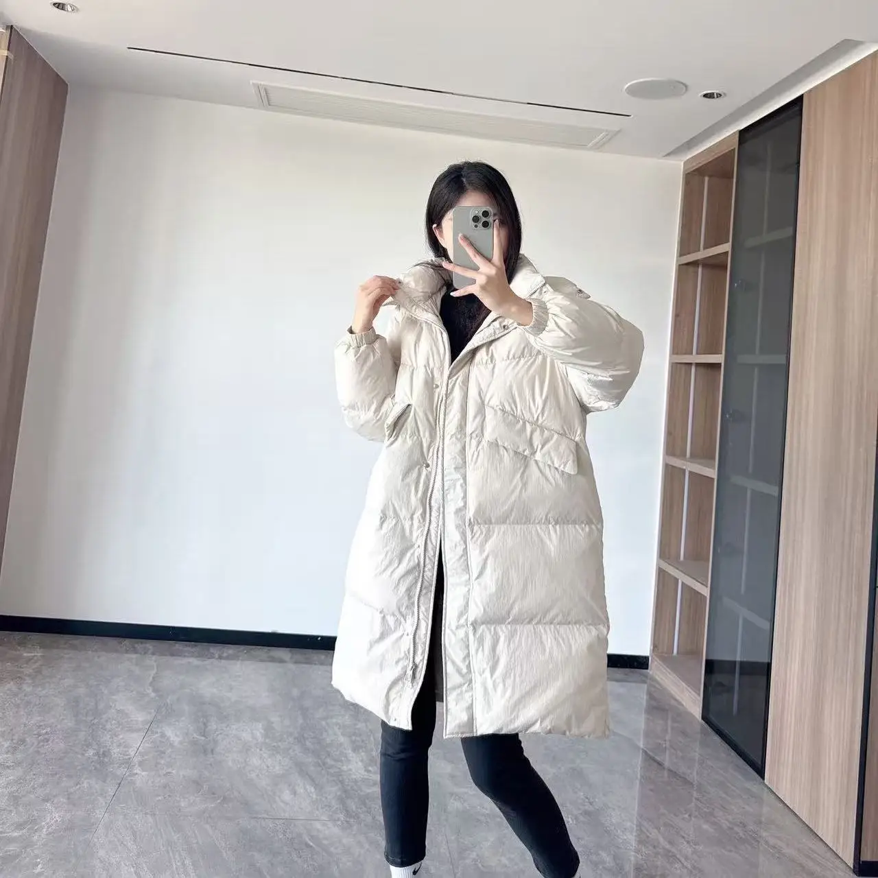 Winter Women's Down Jacket Hooded Windproof Duck Down Jacket