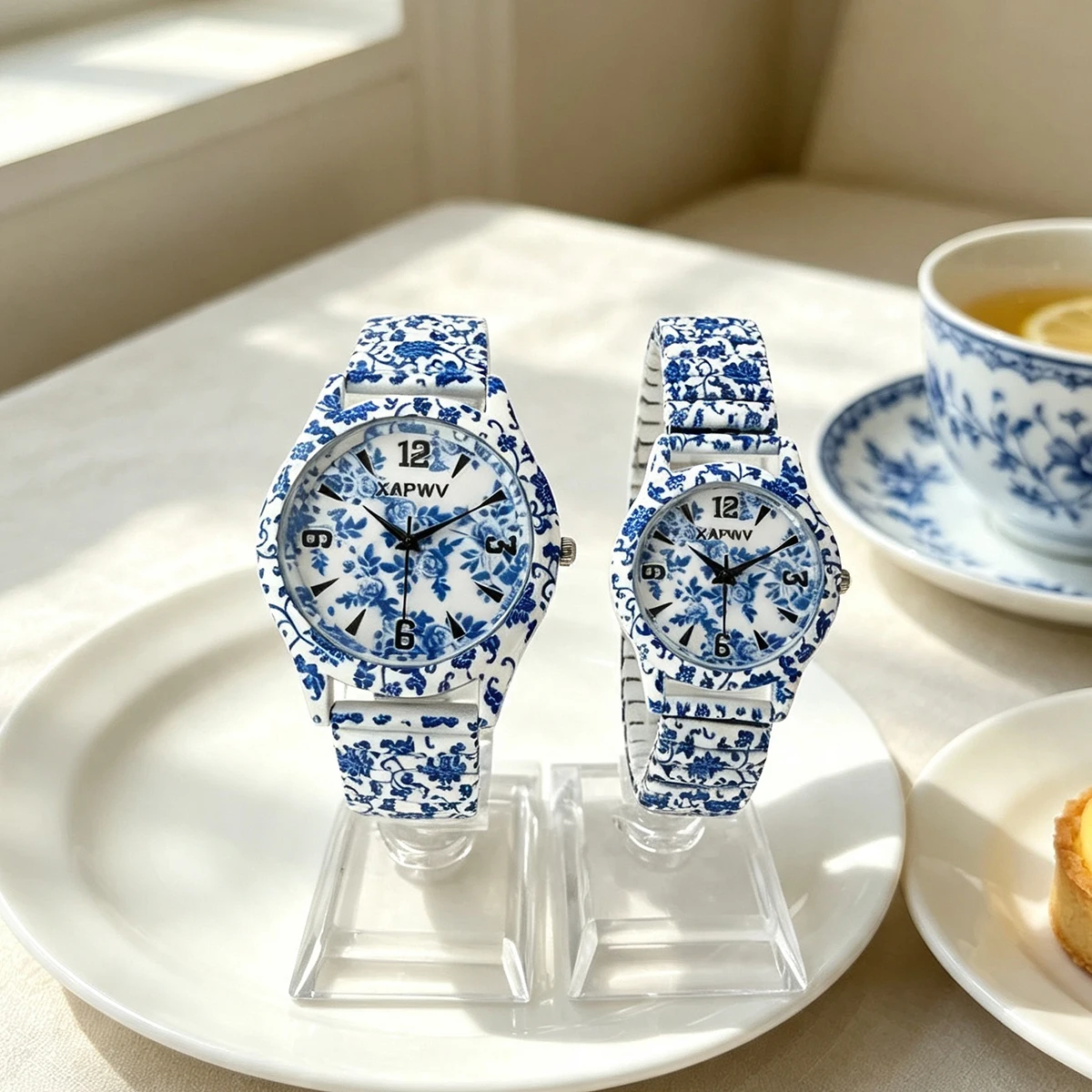 Light Luxury Style Blue and White Porcelain Couple Watches, a Pair for Gift Giving, New Fashionable Elastic Strap Casual Men's and Women's Wristwatches