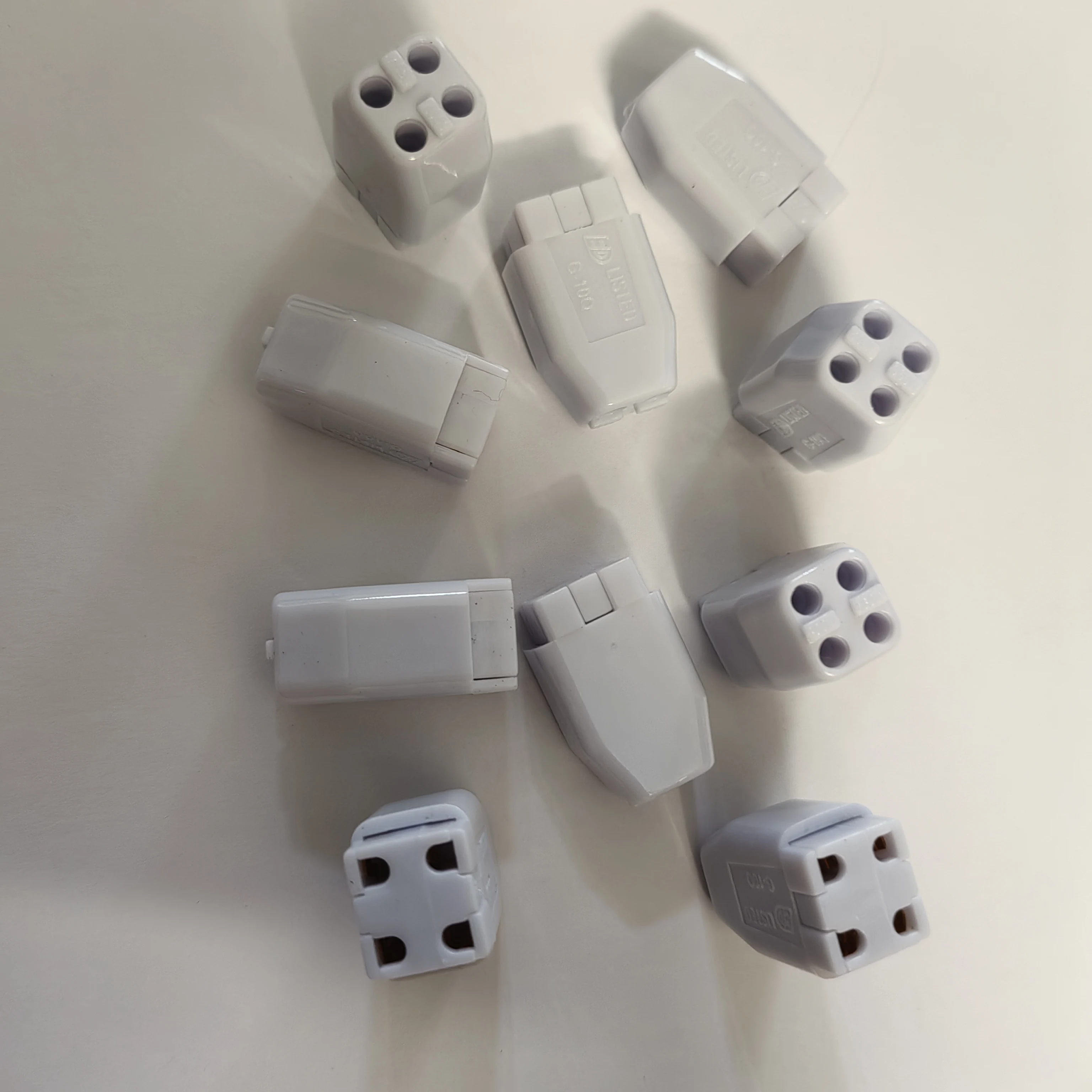 

10pcs/lot High Quality Plastic Single-ended Four-pin UV Lamp G10Q Lamp Holder Four-hole Lamp Holder Pass UL G10q Lamp Base