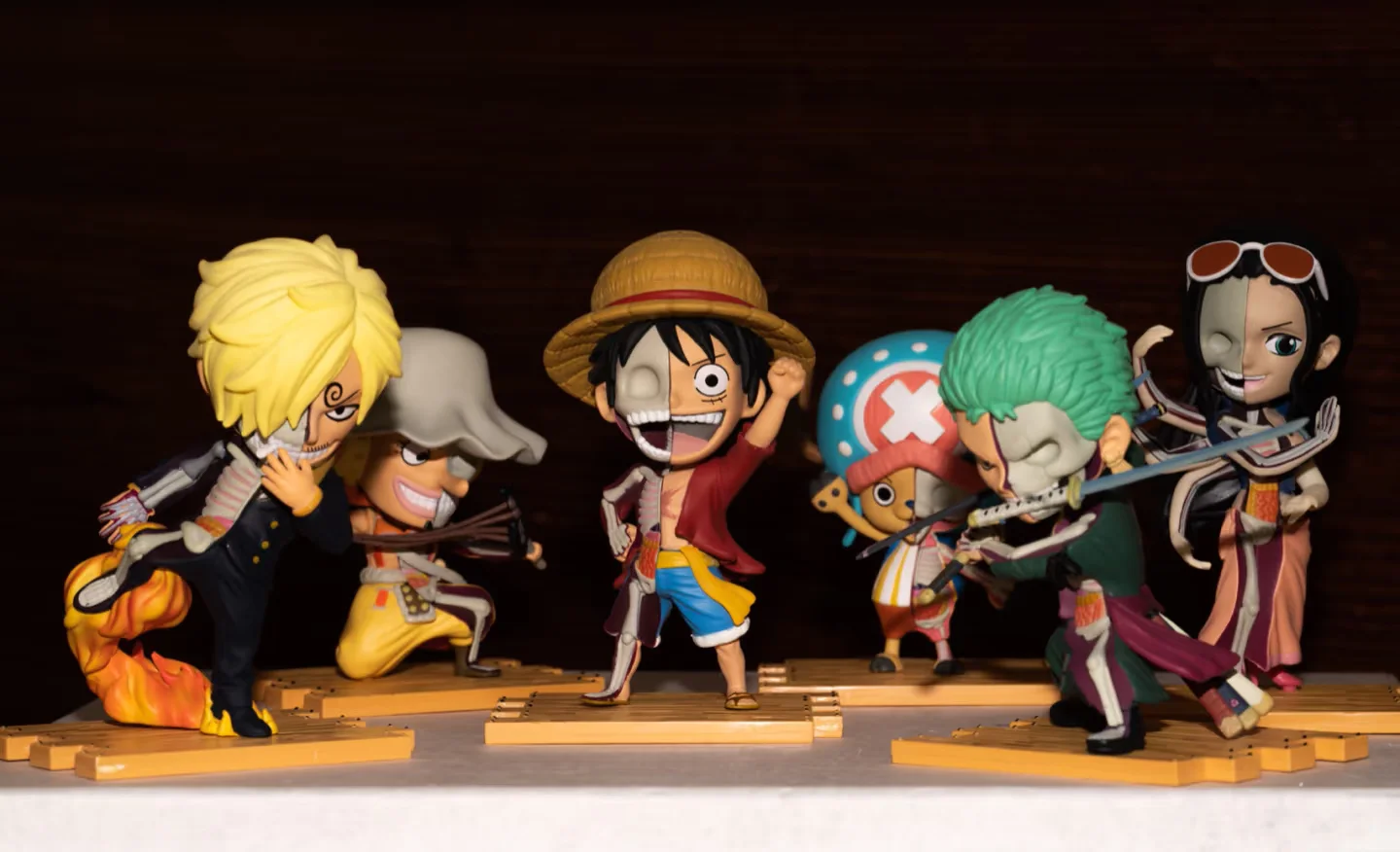 

New In-Stock Anime Sea Poacher Character Half-Skull Blind Box Kawaii Action Figure Cartoon Decor Toys Holiday Gift For Fans