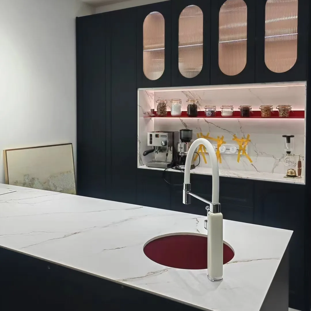 High-End Brass Kitchen Faucet, 360° Swivel Extendable, French Style Sink Mixer Tap, Hot and Cold Water, Cabinet Faucet