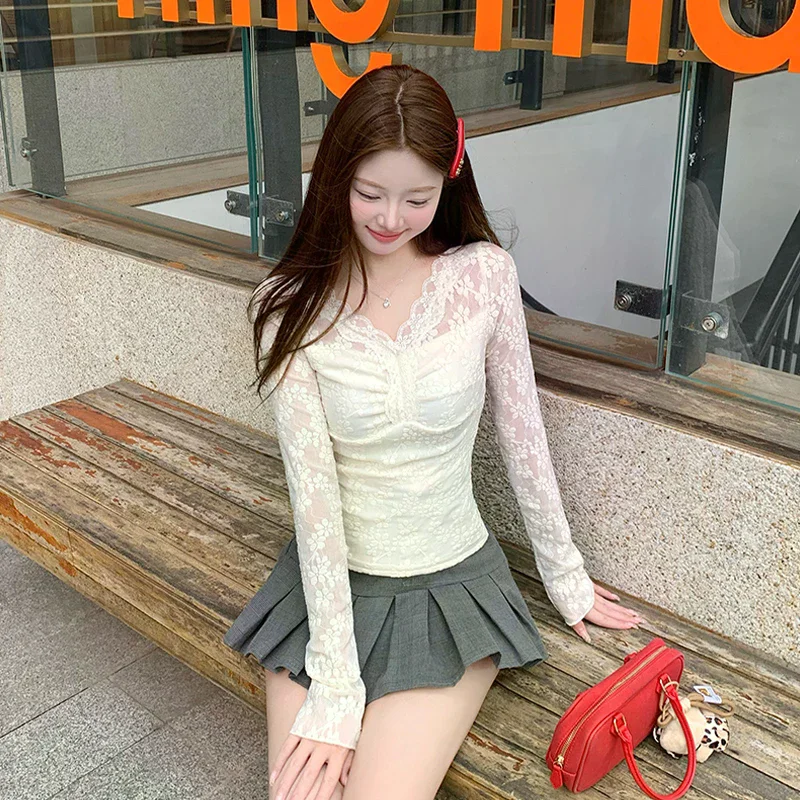 New Autumn Pure Desire Style V-neck Long-sleeved Lace Shirt For Women, Slim And Short Inner Top