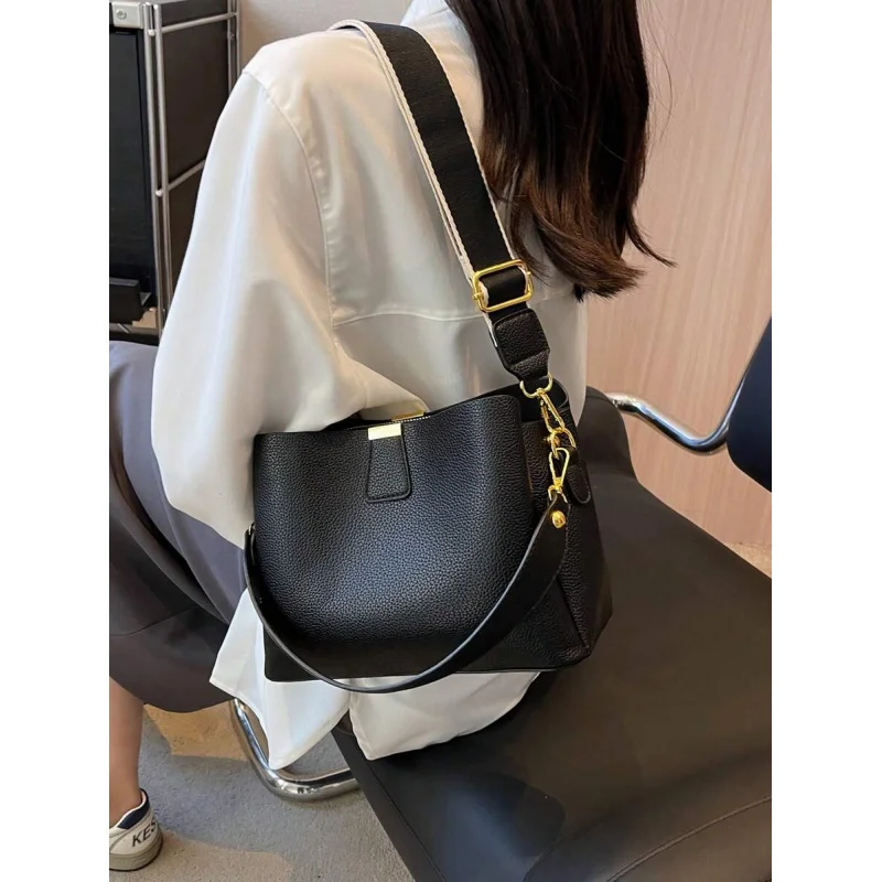 

Lightweight,Business Casual Minimalist Square Bag Medium Metal Decor Top Handle For Teen Girls Women College Students,Rookies &