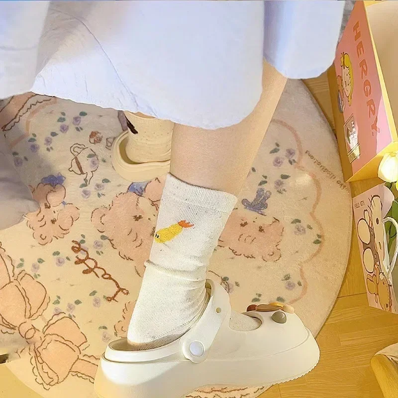 新しい秋のヴィンテージドット柄女性用猫魚ソックス、かわいい漫画の猫魚柄ミドル丈ソックス、柔らかい保温性のあるクルーソックス