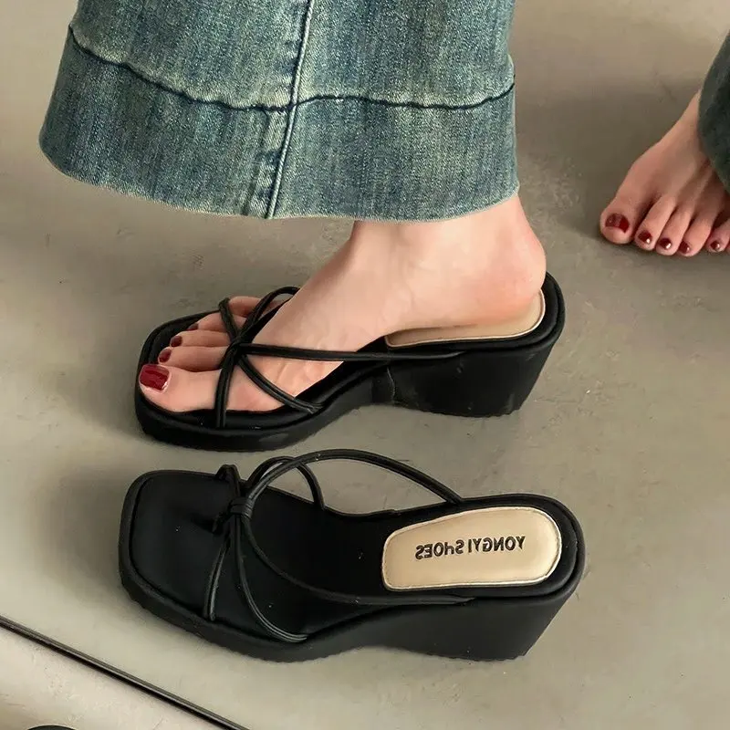 Black Fashionable Universal Slope Heel Thong Slippers Women's 2026 New Summer Thick Bottom Heightening Sandals Outdoor Wear