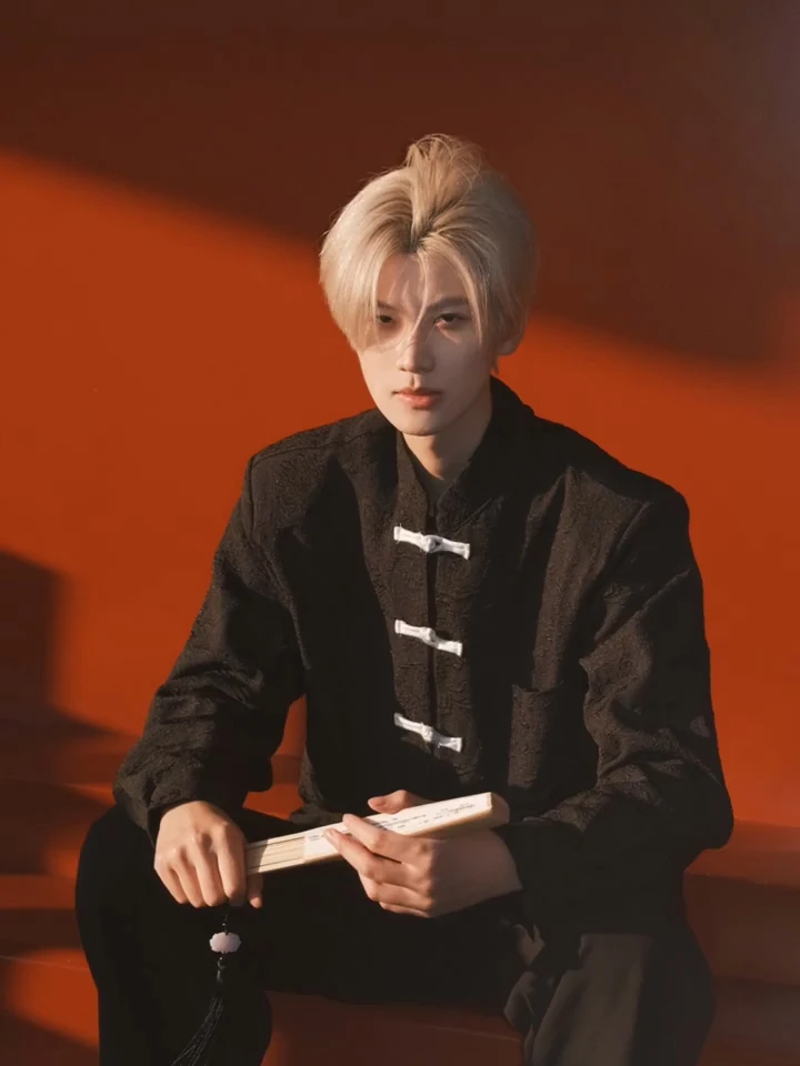 

Новая мужская куртка в китайском стиле с длинным рукавом, цветочной вышивкой, воротником-стойкой, узором в стиле Тан, молодежная, из полиэстера