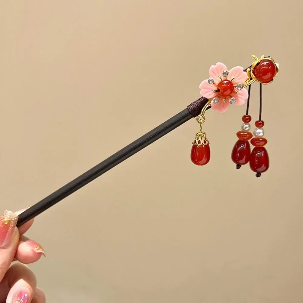 

Hair Ornaments Wooden New Chinese Hair Stick Vintage Flower Flower Hairpin with Tassel Handmade Hairpin Fork for Hanfu