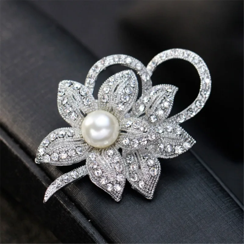 

Stylish Crystal Imitation Pearl Women's Brooch Temperament Rhinestone Flowers Pin Accessories Scarf Buckle