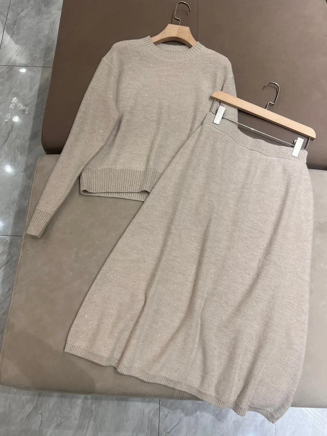 Retro lady pure cashmere knitted two-piece set with sequined round neck sweater and high waist skirt