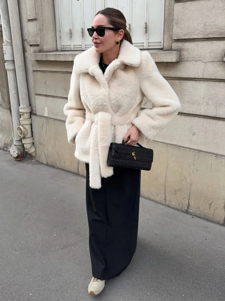 トッシー ウィンター レースアップ ルーズ フェイクファー アウター 女性用 カジュアル ラペル 長袖 通勤 無地 ストリートウェア レディース フェイクファーコート 2026