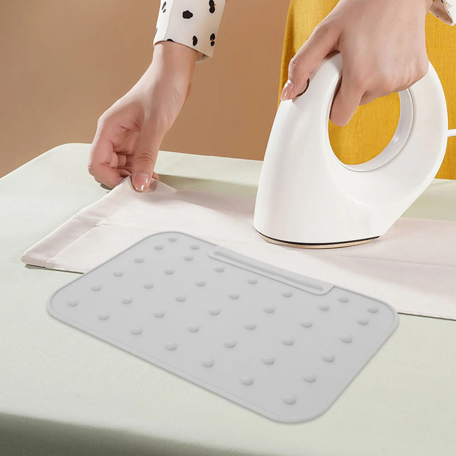 Heat Resistant Silicone Iron Rest Pad Portable Hanging Hole Ironing Mat Non Slip Laundry Room Travel Storage Insulating Blanket