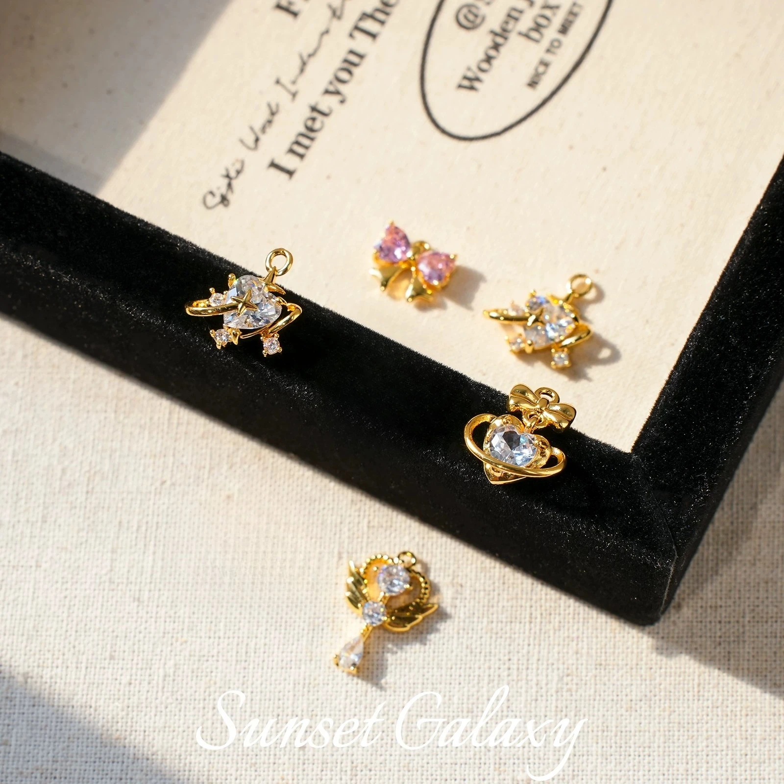 18k Gold Autumn And Winter Love Clover Bow Inlaid Zirconium Pendant Handmade DIY Beaded Bracelet Jewelry Accessories Material