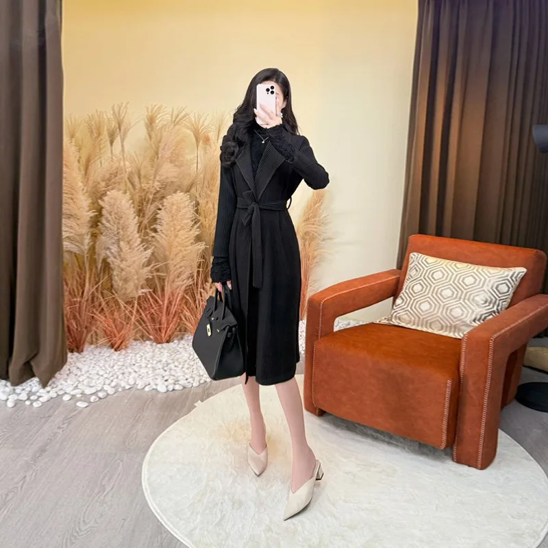 

Miyake Fold 2025 Autumn New Fashionable Fold Large Size Windbreaker with Temperament, Waist Collection, Medium Length, Wide Coat