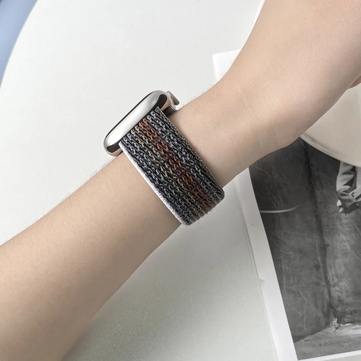 ナイロンループストラップ Apple Watch バンド 46 ミリメートル 40 ミリメートル 44 ミリメートル 45 ミリメートル 42 ミリメートル 41 ミリメートル 38 ミリメートルスマートベルトブレスレット IWatch ウルトラ 49 ミリメートル 8/7/6/SE/5/4