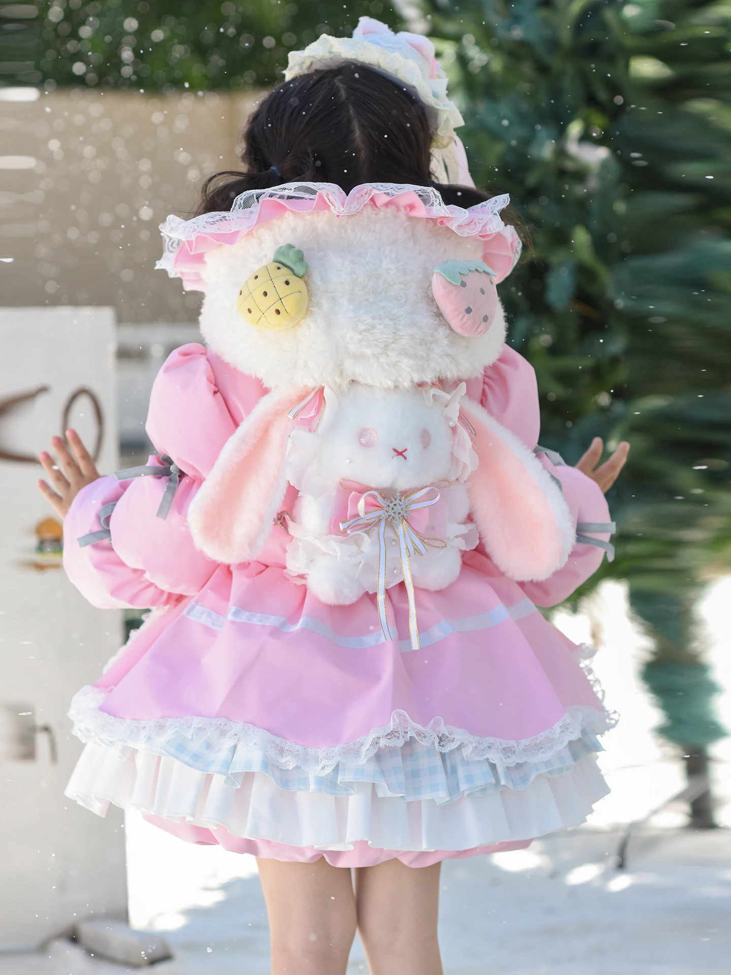 Kurtka zimowa dla dziewczynek Lolita Sle, ciepła, modna, ocieplana, prosta, długa, zapinana na zamek.