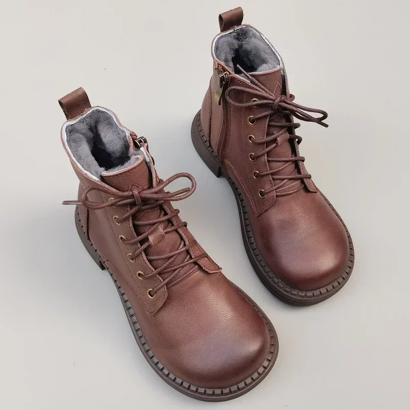 Botas curtas de couro real femininas, botas de couro genuíno, couro genuíno, versão grande, larga, casual, feito à mão, sapatos simples, botas de lã