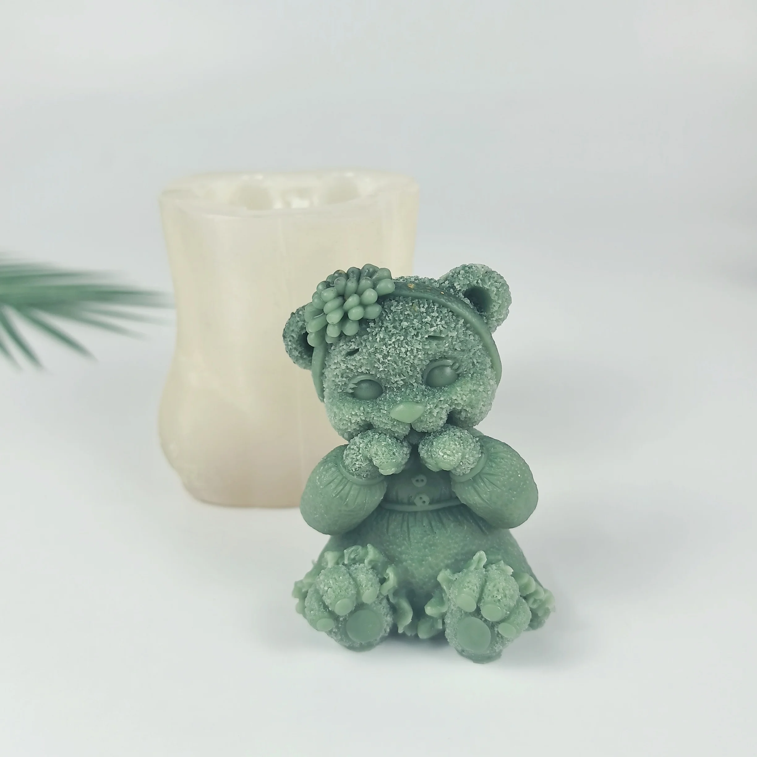 

3D Mold Bear With Bowknot Cement Candle Cute Animal Shape Silicone Mold Aromatherapy Plaster Mold Fondant Cake Candle Mold Tools